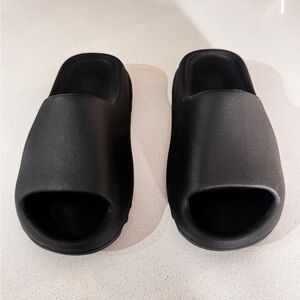 Black Yeezy Slides